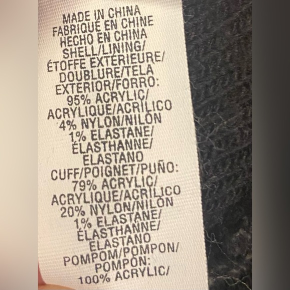 Under Armour Beanie Halftime Pom Black Grey OS Cuffed 9.5”Wx10”H - Picture 4 of 5